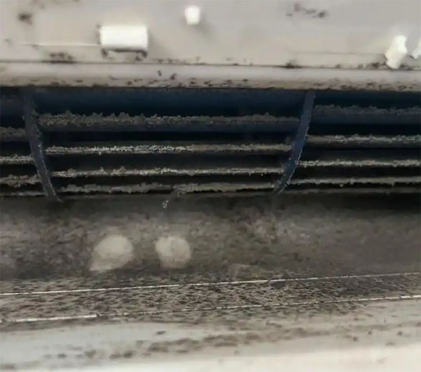 宁洱空调吹的风有股烧焦味是怎么回事